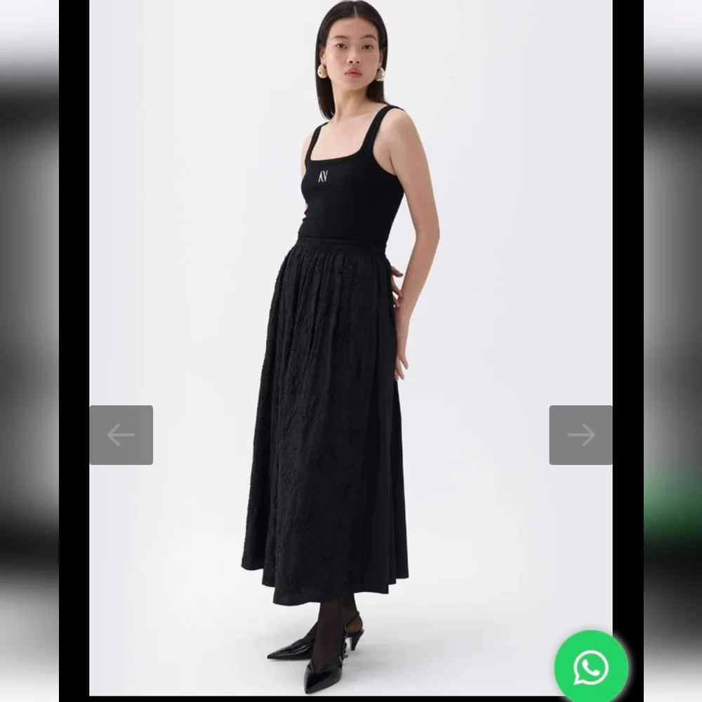 Chic Black Maxi Skirt - Picture 2 of 5